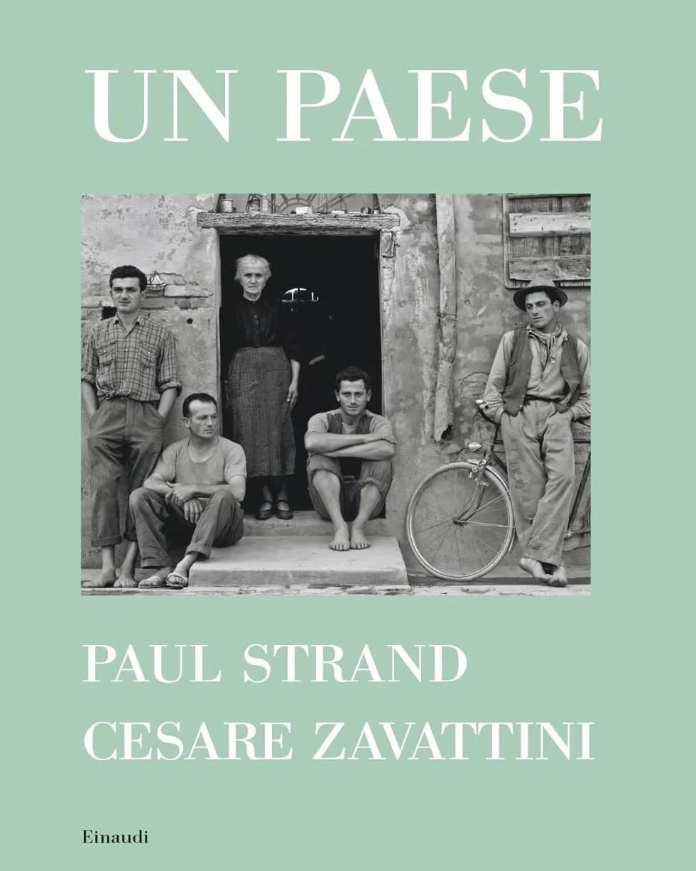 Un paese. Ediz. illustrata