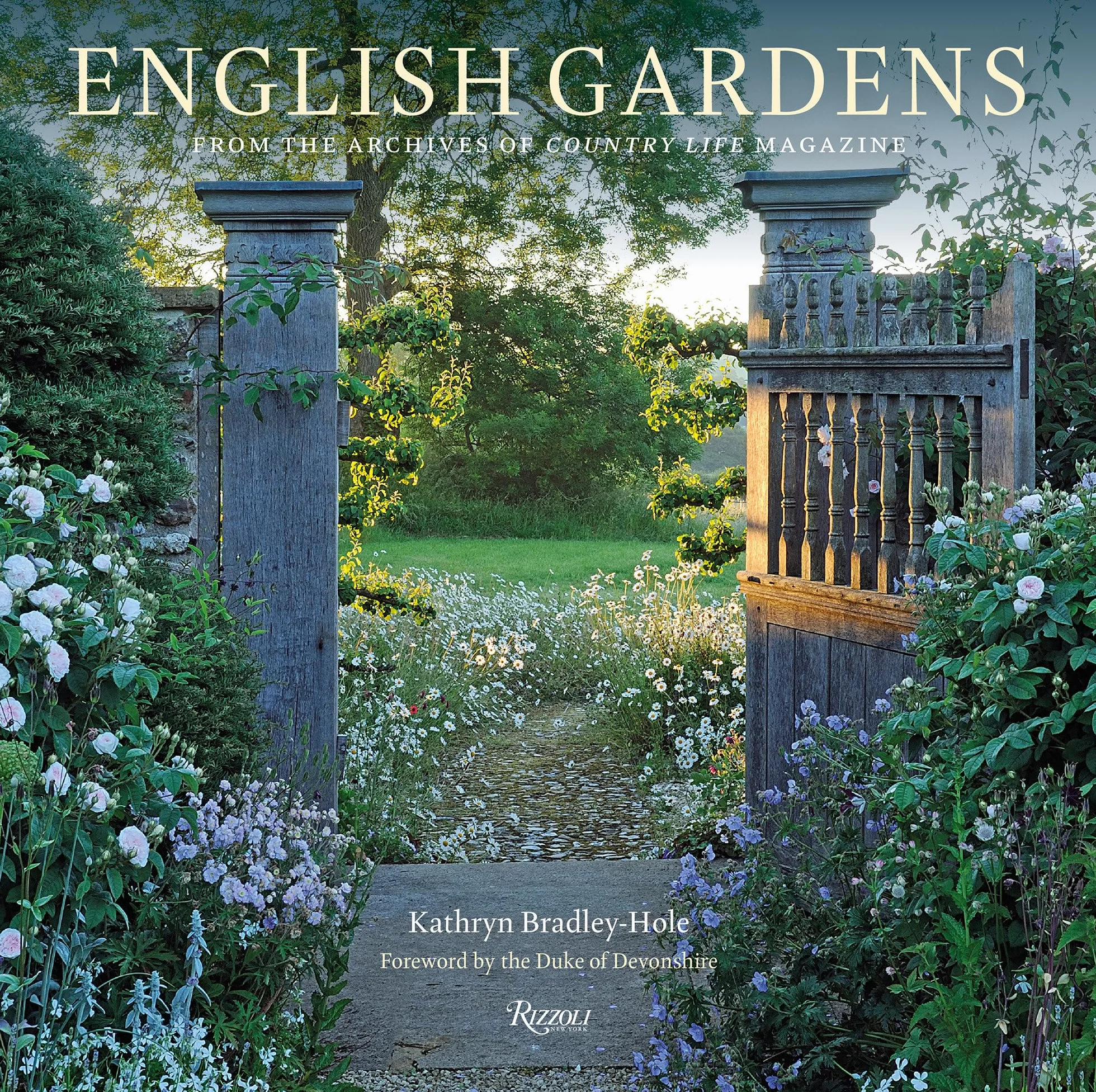 English Gardens: From the Archives of Country Life Magazine